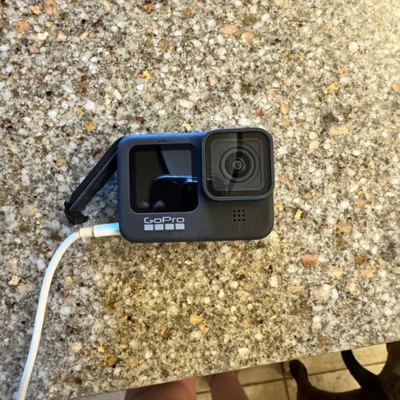 GoPro Hero9 Black w/Accessories Micro-SIMs